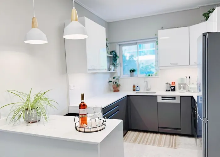 Coastal Living In Apartment *
