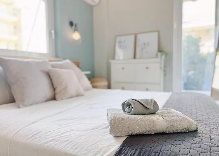 Coastal Living In Apartment *